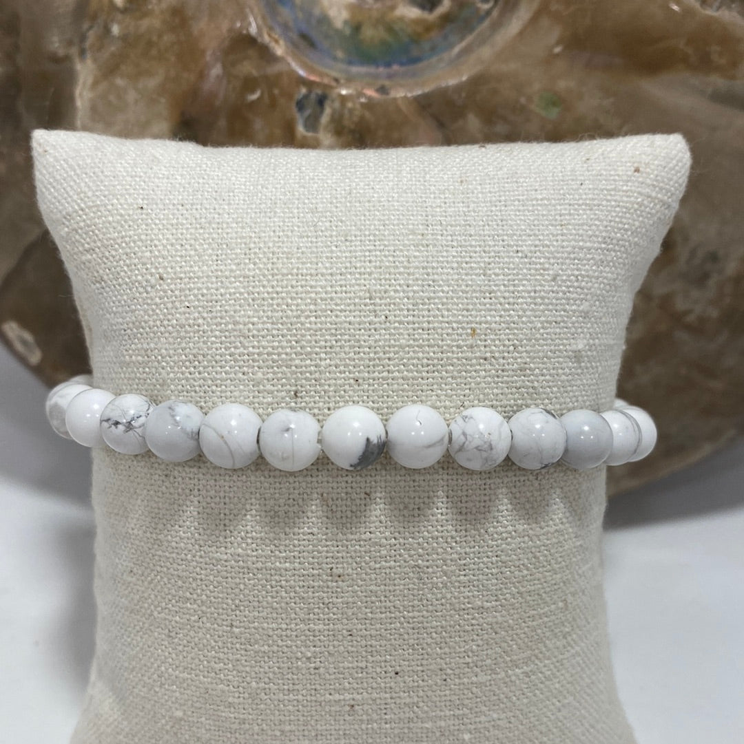 BRACELET - HOWLITE
