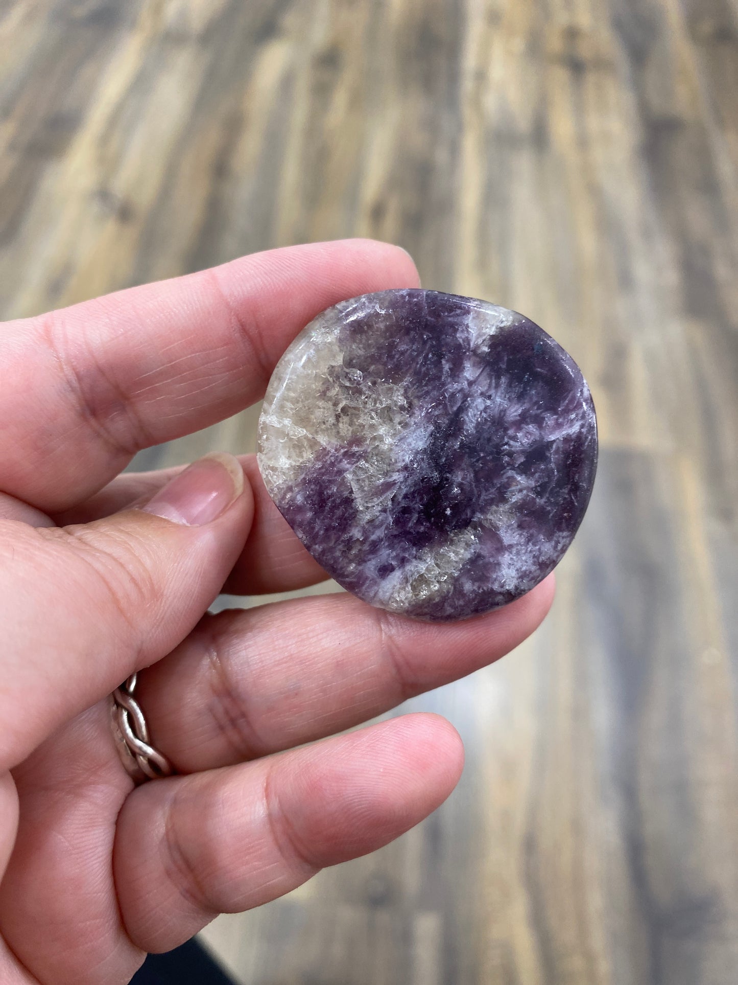 GALET PLAT - LEPIDOLITE