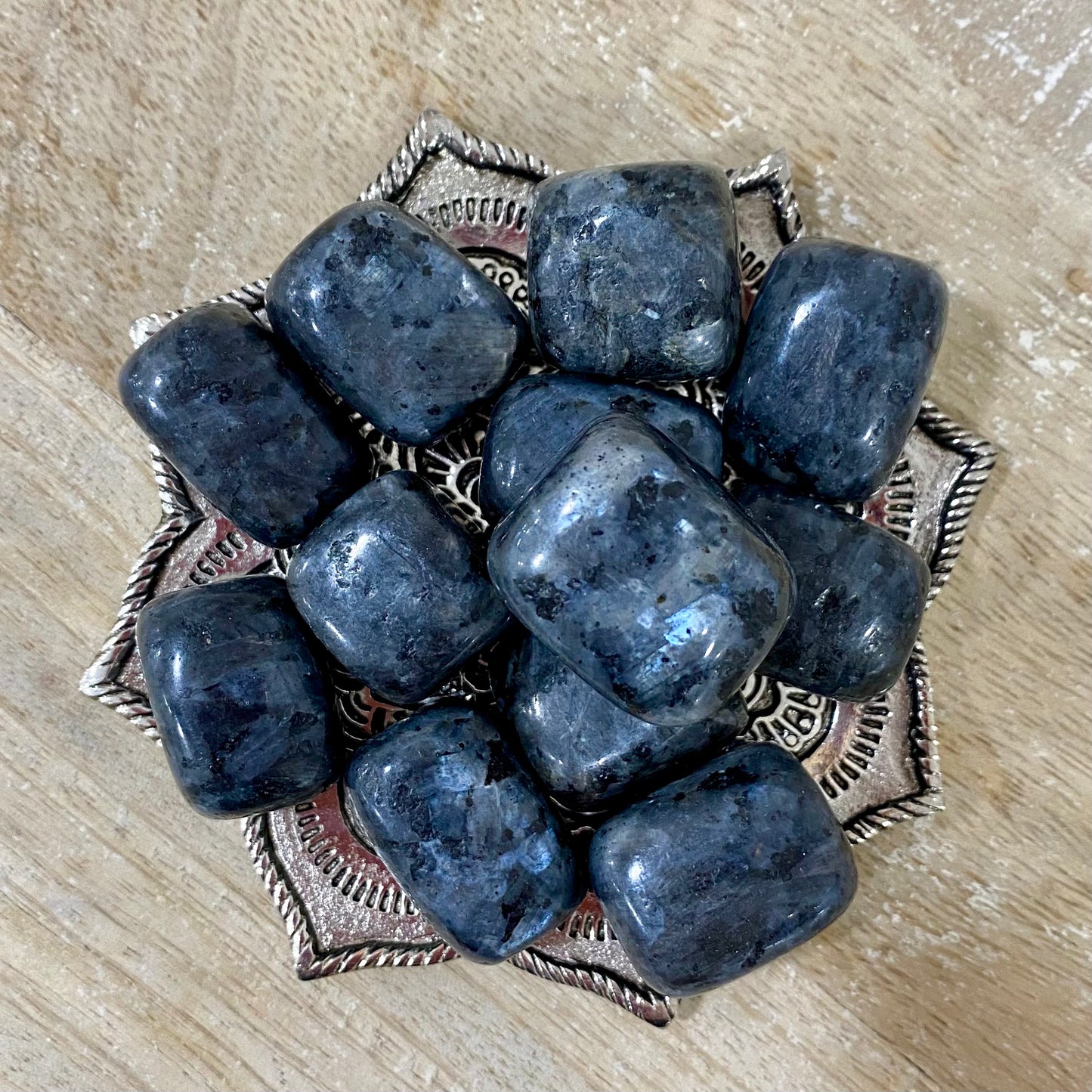 PIERRES ROULEES FORME CUBIQUE - LARVIKITE