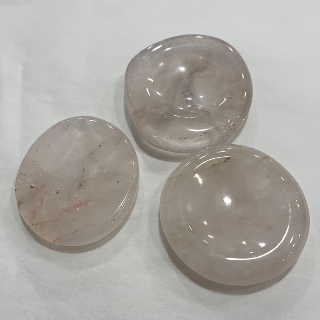 WORRY STONE - QUARTZ ROSE*
