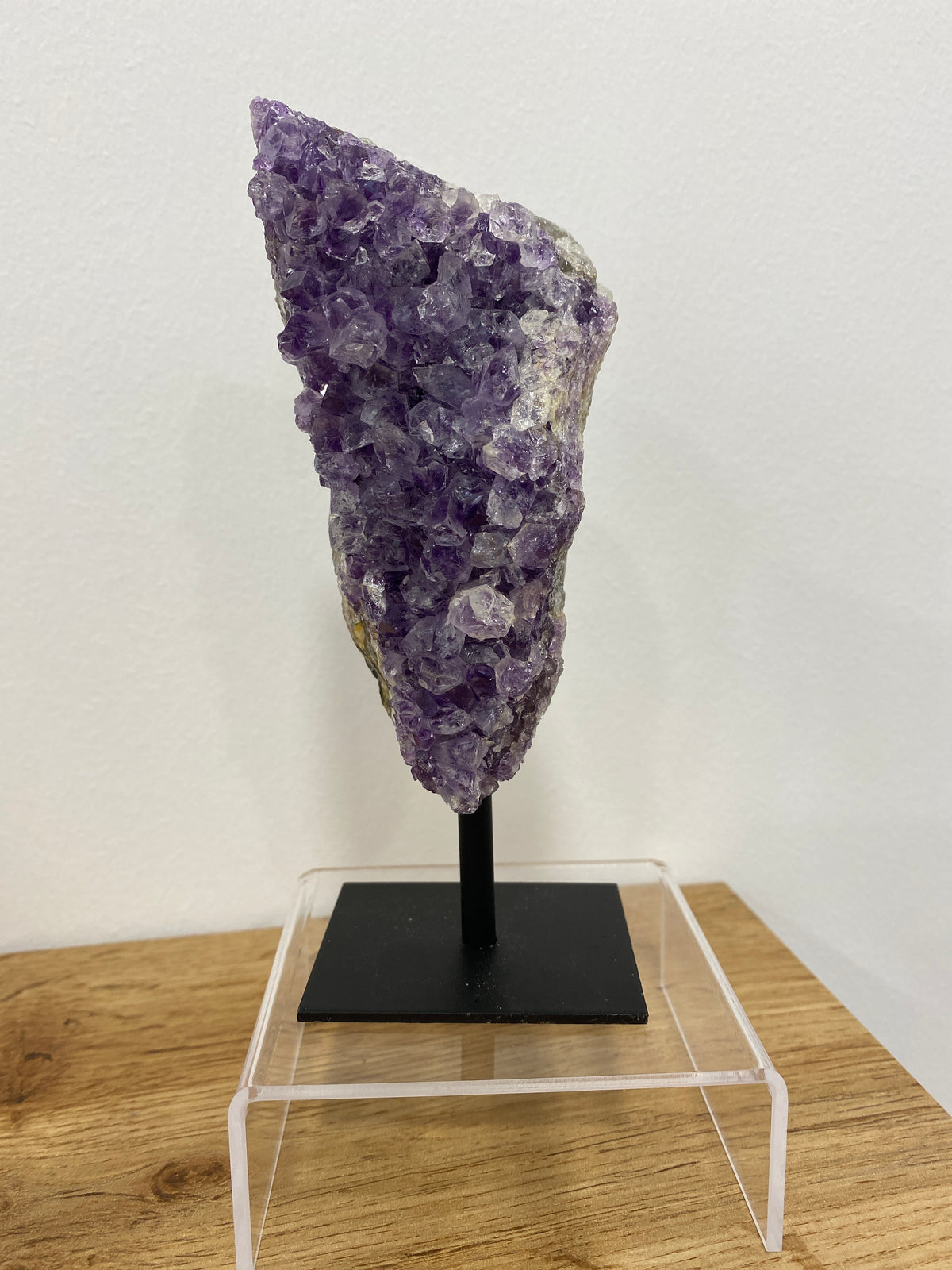 Druse d’améthyste sur socle